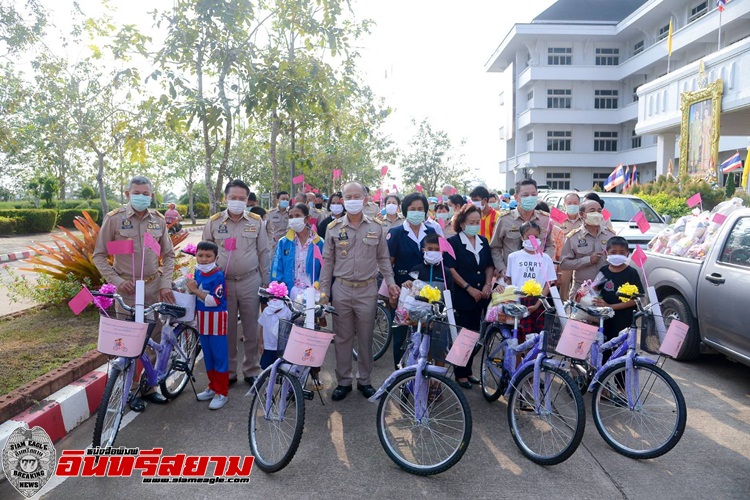 ชุมพร-ปล่อยคาราวานรถแันความสุขสู่ประชาชน