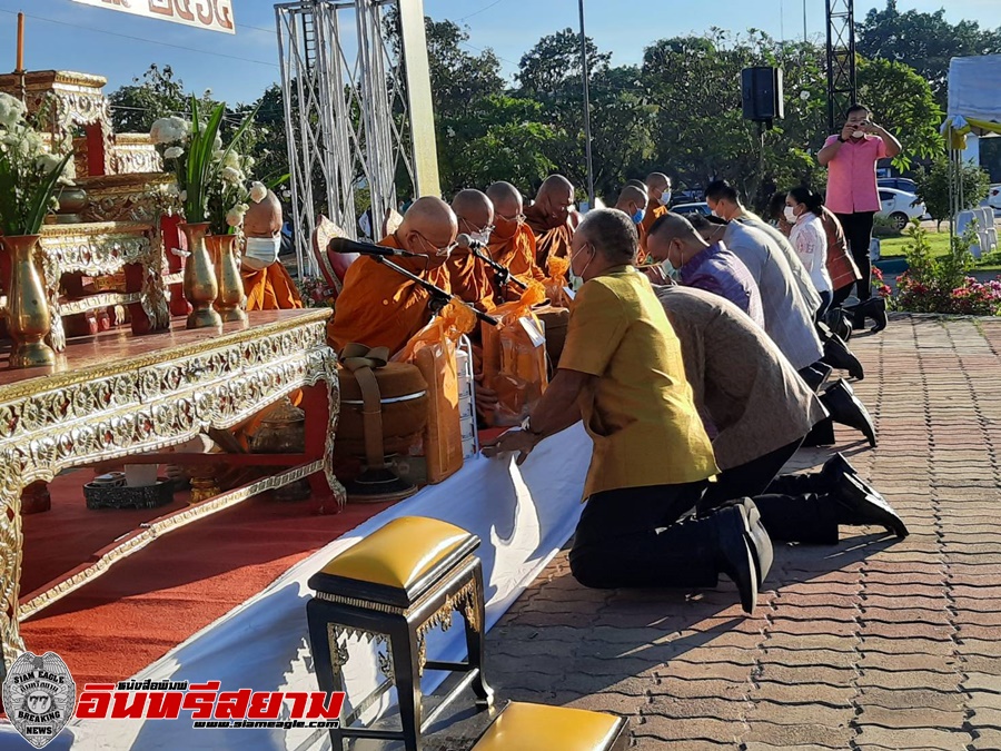 อุบลราชธานี-ทำบุญตักบาตรรับปีใหม่ 2564