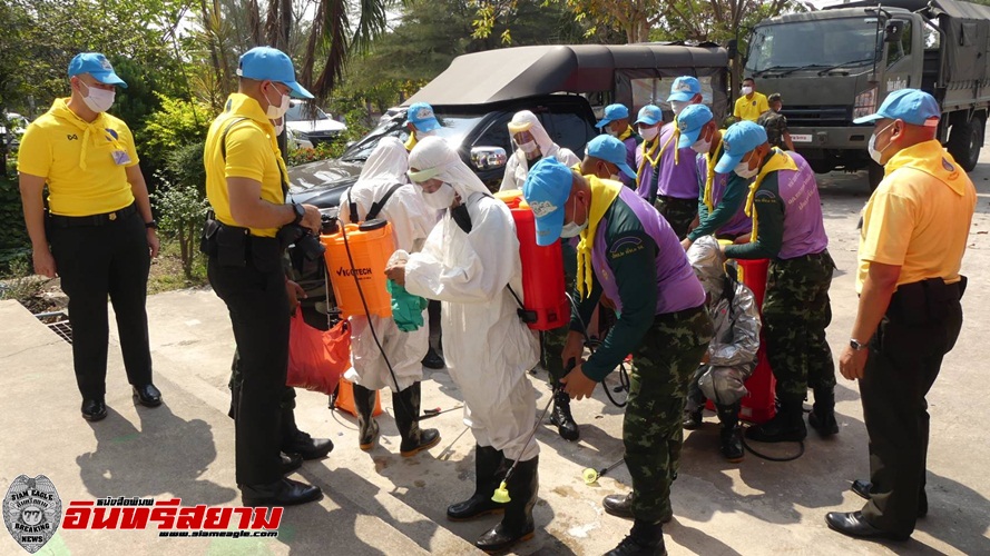 ปทุมธานี-ทหารลงพื้นที่ฉีดพ่นฆ่าเชื้อโควิดเตรียมรับการเปิดเรียน