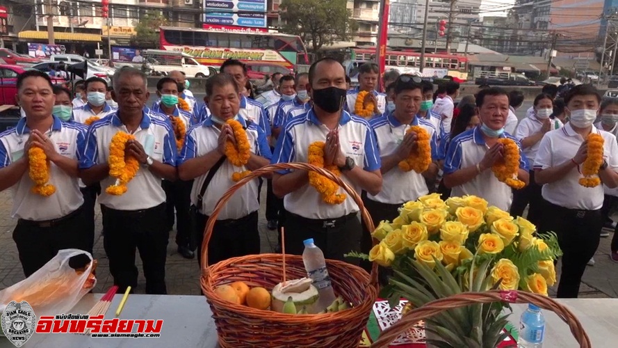 ปทุมธานี-ลูกบิ๊กแจ๊สปิดป้ายแนะนำตัววันแรกก็โดนเสียแล้ว