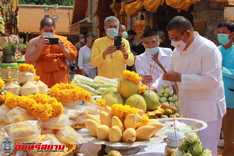 เชียงใหม่-จัดพิธีหลอมทองคำหุ้มปลียอดพระธาตุฯ