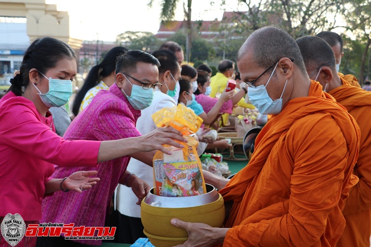 ร้อยเอ็ด-ทำบุญตักบาตรวันอาทิตย์ นอกเทศกาลเข้าพรรษา