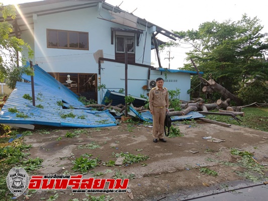 อุดรธานี- พายุฤดูร้อนพัดถล่ม บ้นพักนายอำเภอพังราบ ทั้งตำบล