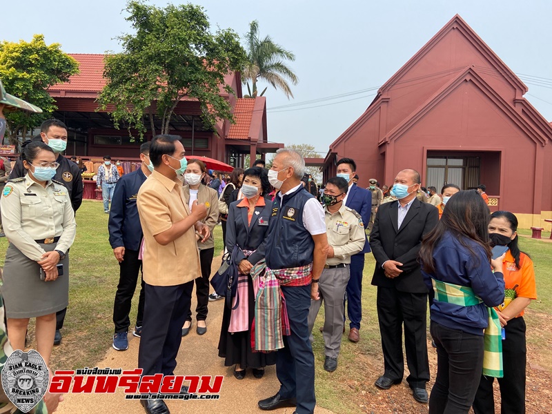 ศรีสะเกษ-รมว.ท่องเที่ยวและกีฬาลุยผามออีแดงพัฒนาเมืองดอกลำดวน