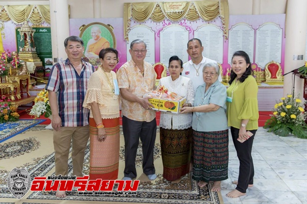 นครนายก-ศรราม น้ำเพชร พระเอกลิเกชื่อดัง ร่วมงานทำบุญอายุวัฒนมงคล 70 ปี