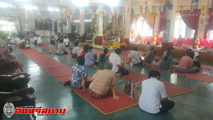 ปราจีนบุรี-พุทธศาสนิกชนการ์ดไม่ตก ทำบุญวันวิสาขบูชา