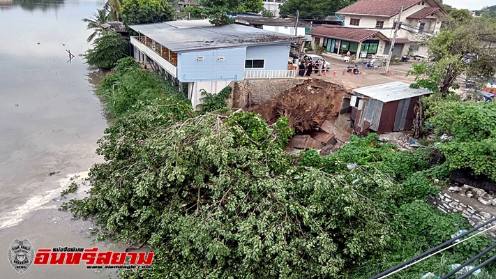 ราชบุรี – ฝนตกหนักทำบ้านพัง ตลิ่งทรุด ต้นโพธิ์อายุกว่า 100 ปี โค่นลงแม่น้ำ