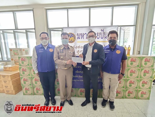 อยุธยา – มอบน้ำมันพืชจำนวน 1,000 ขวดสนับสนุนตู้ปันสุข กรมการปกครอง