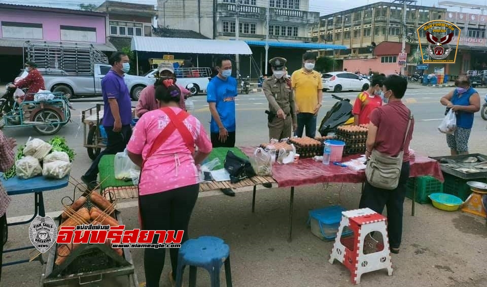 กาญจนบุรี-“กำนันสายชล”ควงนายกฯเล็ก ทต.หนองตากยา ตรวจร้านค้าตลาดหนองตากยา