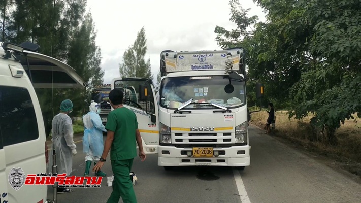 จันทบุรี- กู้ภัยต้องสวมชุด PPE เข้าช่วยเหลือชายชักเกร็ง น้ำลายฟูมปากจอดรถกลางถนน