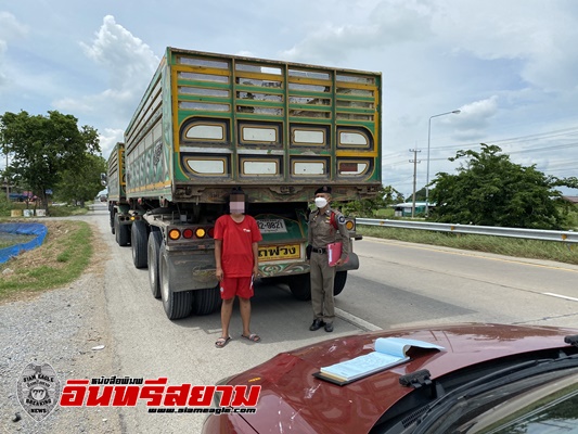 ปทุมธานี-ตร.ทางหลวงจับรถบรรทุกดินวิ่งแช่เลนขวาหลังปชช.ถ่ายคลิปร้องเรียน