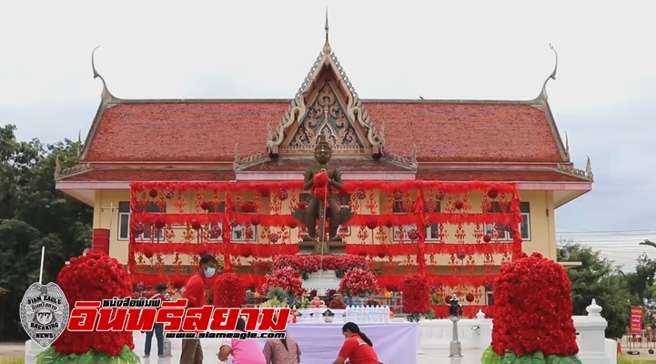 สุพรรณบุรี-ปชช.แห่สวดมนต์กราบไหว้ขอพรท้าวเวสสุวรรณ