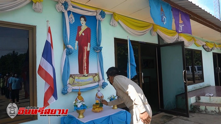 อุทัยธานี-ชาวบ้านร่วมกันปลูกต้นไม้มงคลวันแม่แห่งชาติ