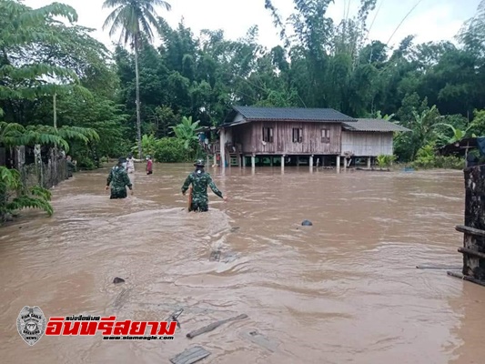 ตาก-ฝนตกหนักเกิดน้ำป่าไหลหลากท่วมพื้นที่ชายแดนอำเภออุ้มผาง