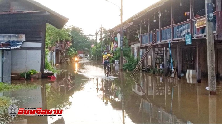 ปราจีนบุรี-น้ำท่วมชุมชนตลาดเก่าลดคืนปกติแล้ว ชาวบ้านยังลุ้นต่ออาจมีรอบ2