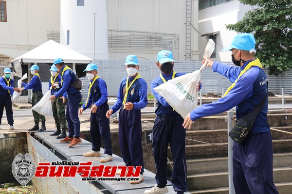 กองทัพเรือจัดกำลังพลจิตอาสา บูรณาการชุมชน วางกระสอบทราย 7,000 ถุงรับมืออุทกภัย