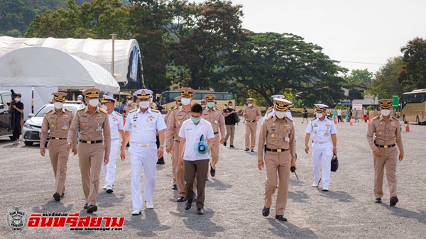 ชลบุรี-ผบ.ทร.เยี่ยมให้กำลังใจพลทหาร น้องคนเล็ก ห้ามลงโทษเกินขอบเขต