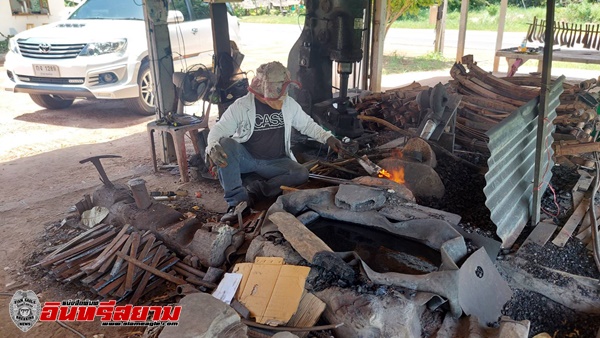 อำนาจเจริญ-น้ำมันและถ่านขึ้นราคาส่งผลกระทบแม้กระทั่ง”คนตีเหล็ก”