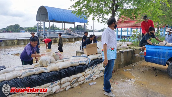 ปทุมธานี-ระดับน้ำเจ้าพระยาขึ้นสูงสระสอบทรายต้านไม่ไหวน้ำไหลเข้าวัดสูงกว่า50เซนติเมตร