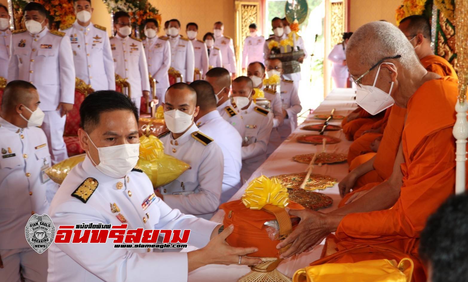 ร้อยเอ็ด-รมว.ทรัพยากรธรรมชาติและสิ่งแวดล้อม ถวายผ้าพระกฐินพระราชทาน แด่ วัดบึงพระลานชัย