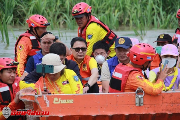 กาญจนบุรี-พ่อเมืองกาญจน์ลงลุยดูความเดือนร้อนชาวบ้านพร้อมให้การช่วยเหลือ