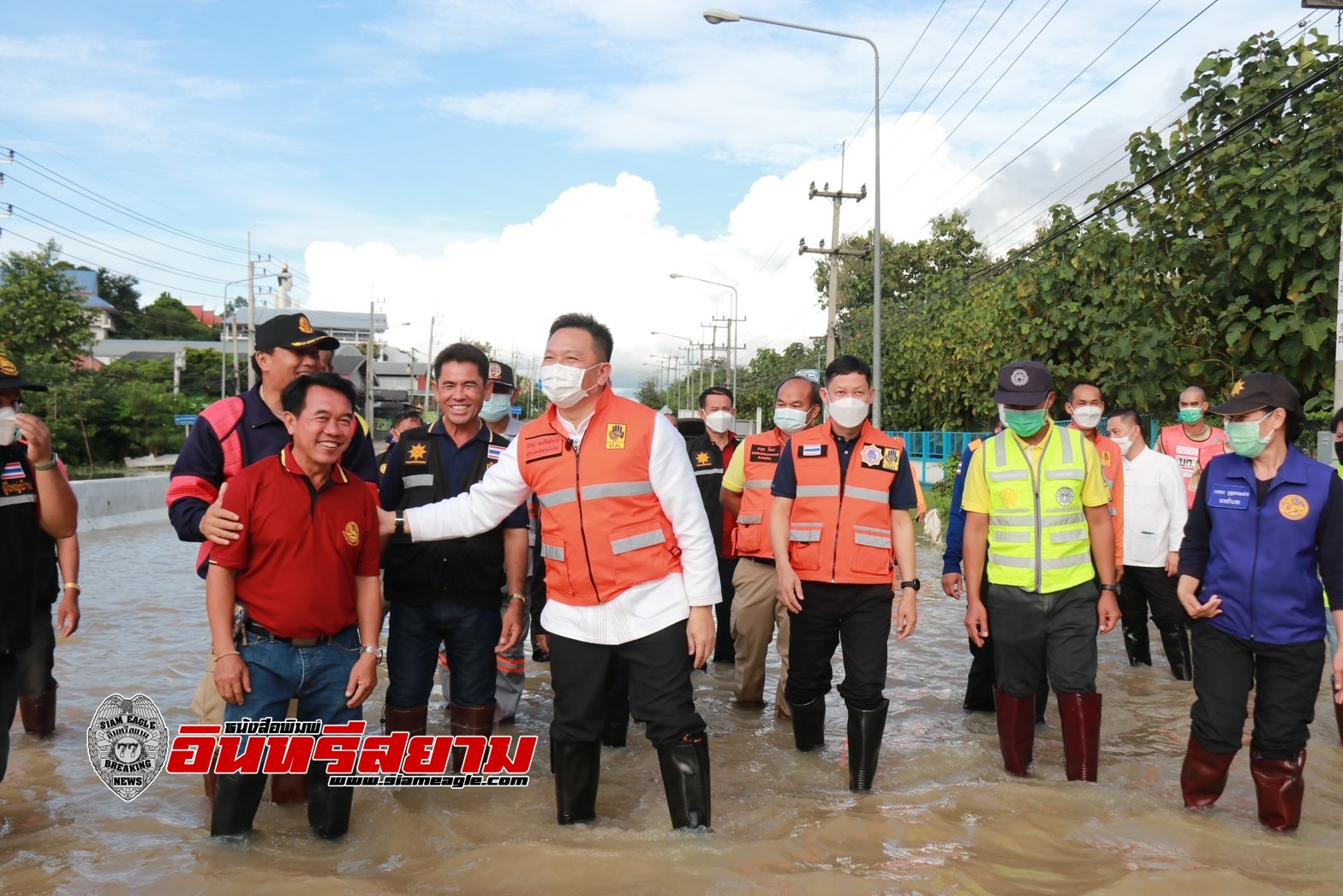 เชียงใหม่-ผู้ว่าฯลงพื้นที่ติดตามสถานการณ์น้ำท่วม