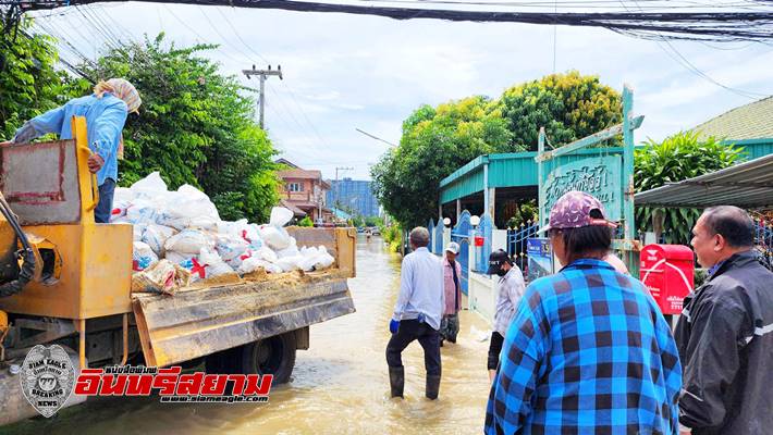 ประจวบคีรีขันธ์-หมู่บ้านจัดสรรหัวหินอ่วม! น้ำท่วมมิดถึงเข่า ผู้ว่าฯเร่งช่วยเหลือ