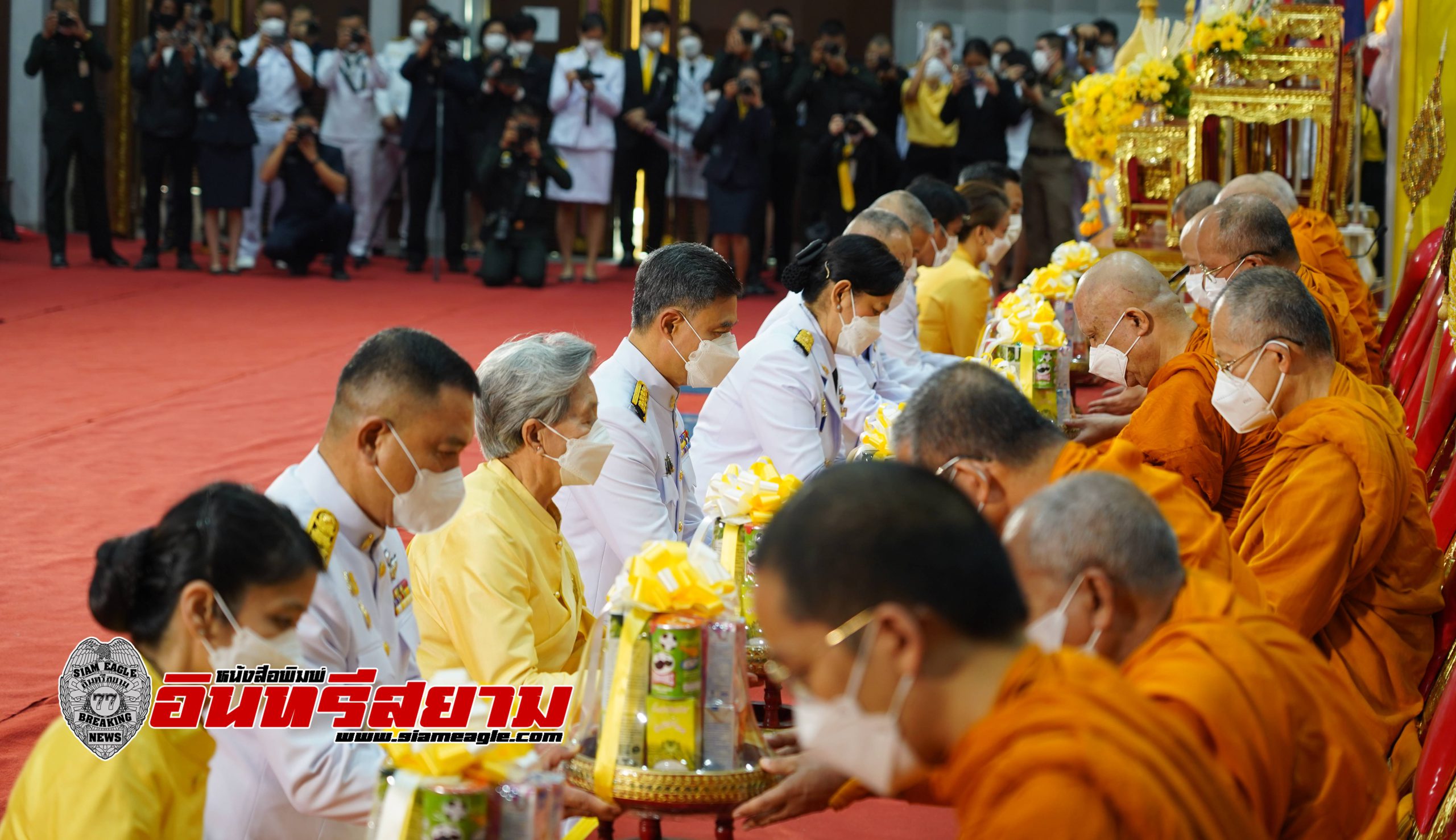 เชียงใหม่-พิธีสวดพระพุทธมนต์และพิธีทําบุญตักบาตรถวายพระราชกุศล