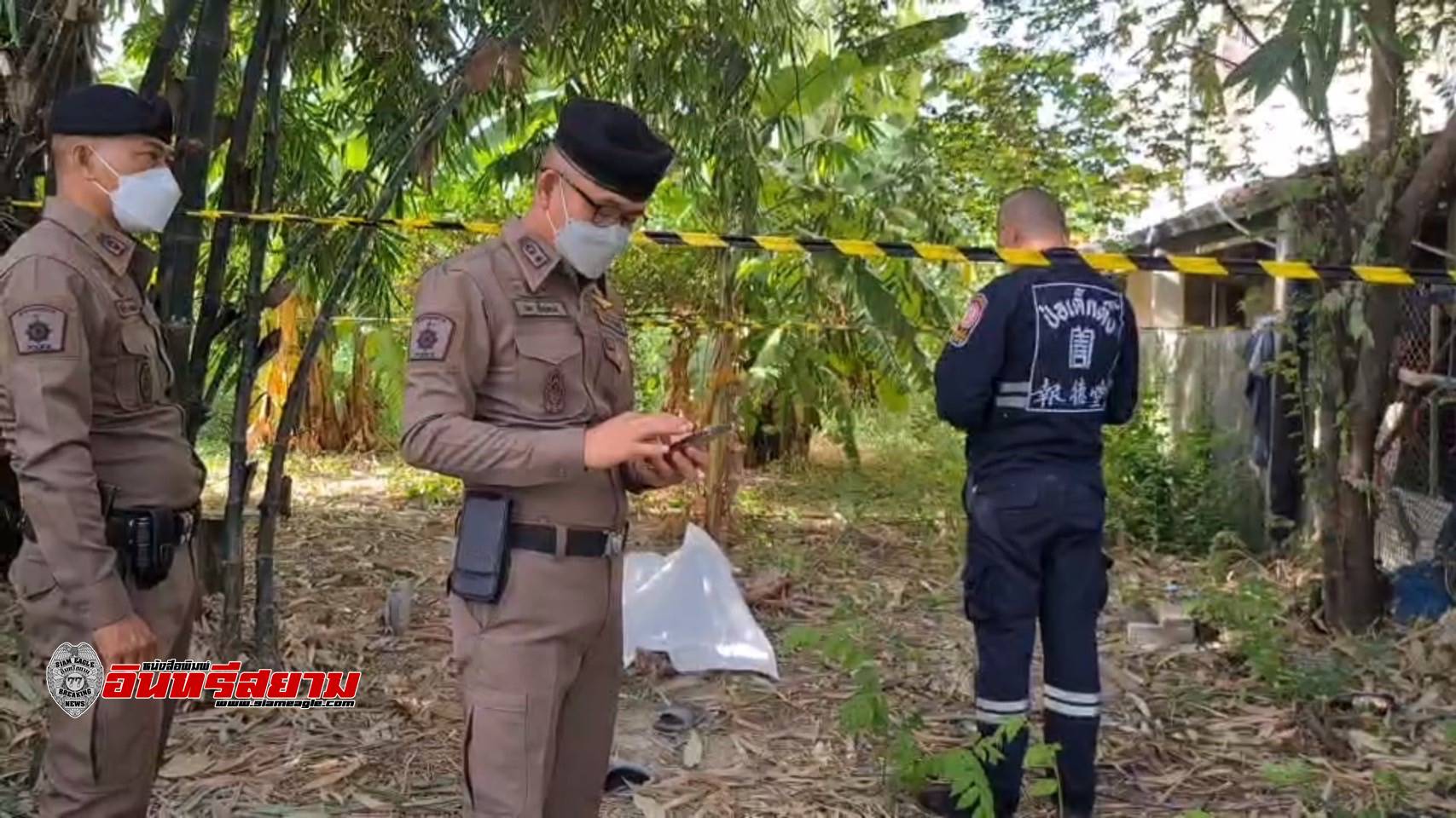 นนทบุรี-ชายสติไม่ดีใช้มีดปาดคอตัวเองเสียชีวิต ต่อหน้าผู้ใหญ่บ้าน