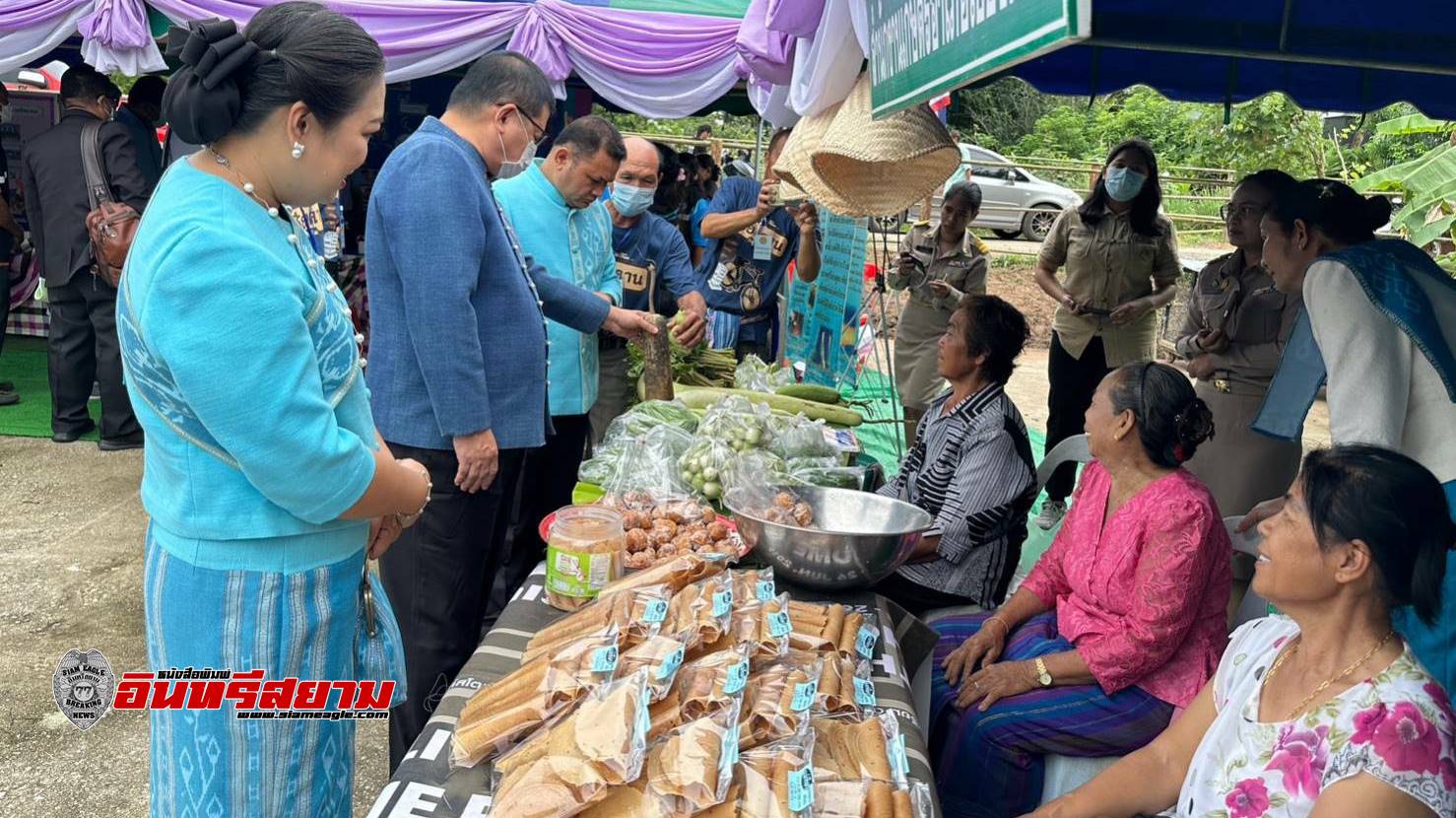 อุดรธานี-กรมการปกครอง เขต 10 ลงพื้นที่ประเมินคัดเลือกหมู่บ้านเข้มแข็งตามแนวทางแผ่นดินธรรมแผ่นดินทอง