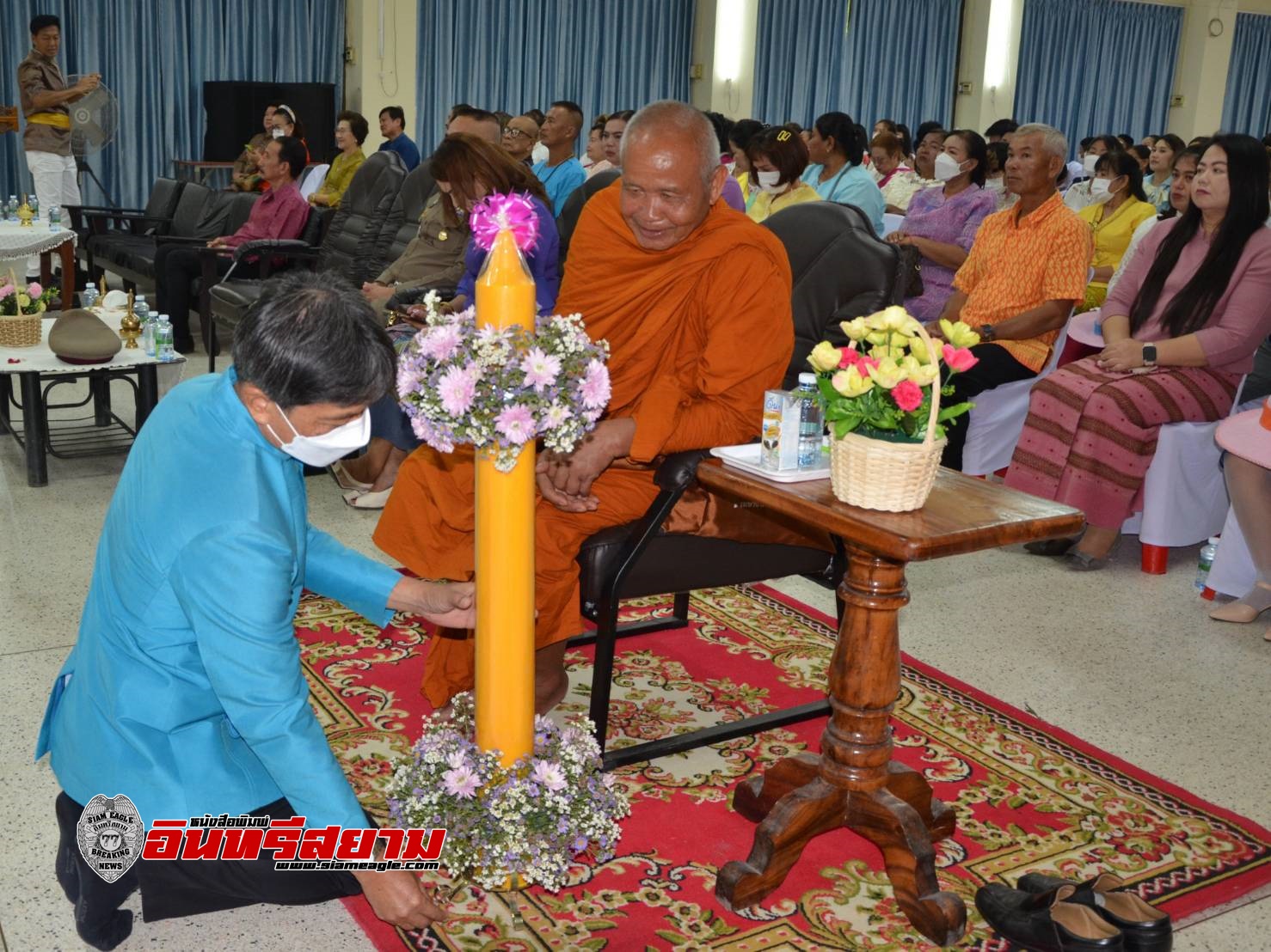 ลพบุรี-หน่วยงานราชการประชาชนเยาวชนร่วมแห่เทียนพรรษา