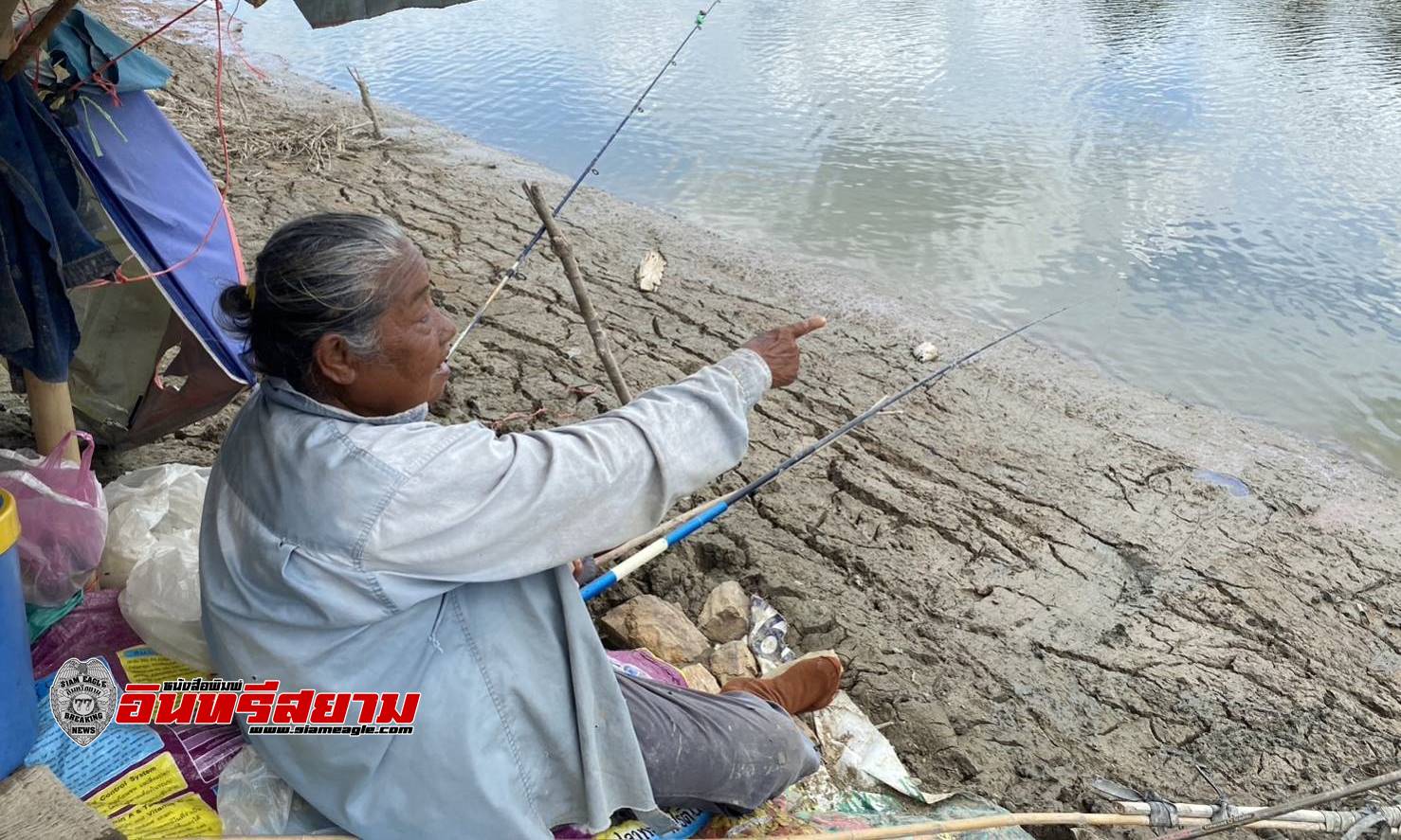 ประจวบคีรีขันธ์-อบต.ช้างแรกห้ามใช้เครื่องมือจับสัตว์น้ำยกเว้นเบ็ดหลังน้ำแห้งเกือบหมดอ่าง