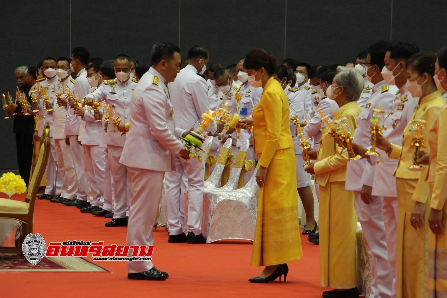 เชียงใหม่-ร่วมวางพานพุ่มสักการะ และจุดเทียนถวายพระพรชัยมงคล