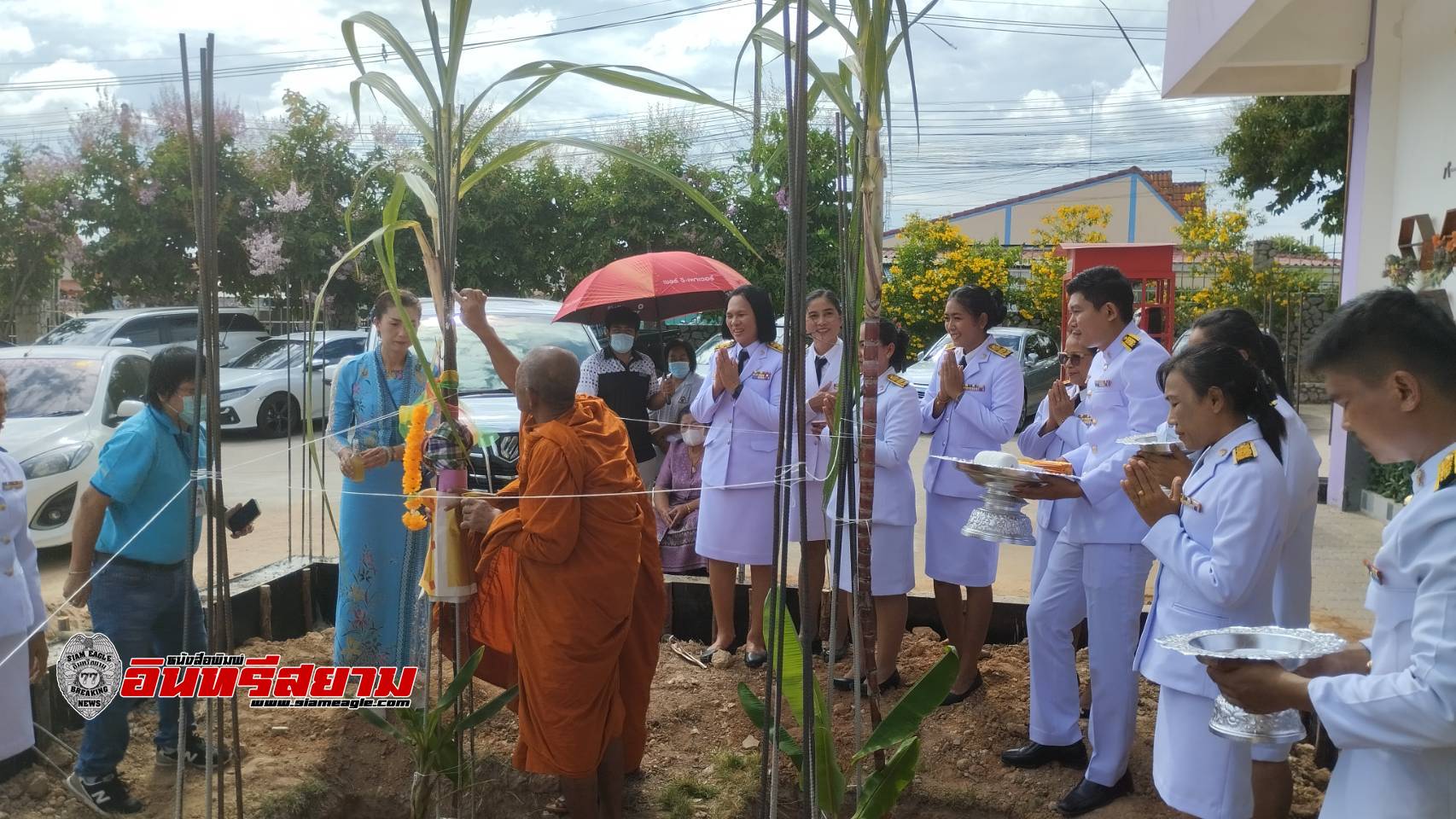 ชลบุรี-จัดพิธีวางศิลาฤกษ์การก่อสร้างหอพระเพื่อประดิษฐานพระพุทธรูปประจำโรงเรียนบ้านบ่อวิน