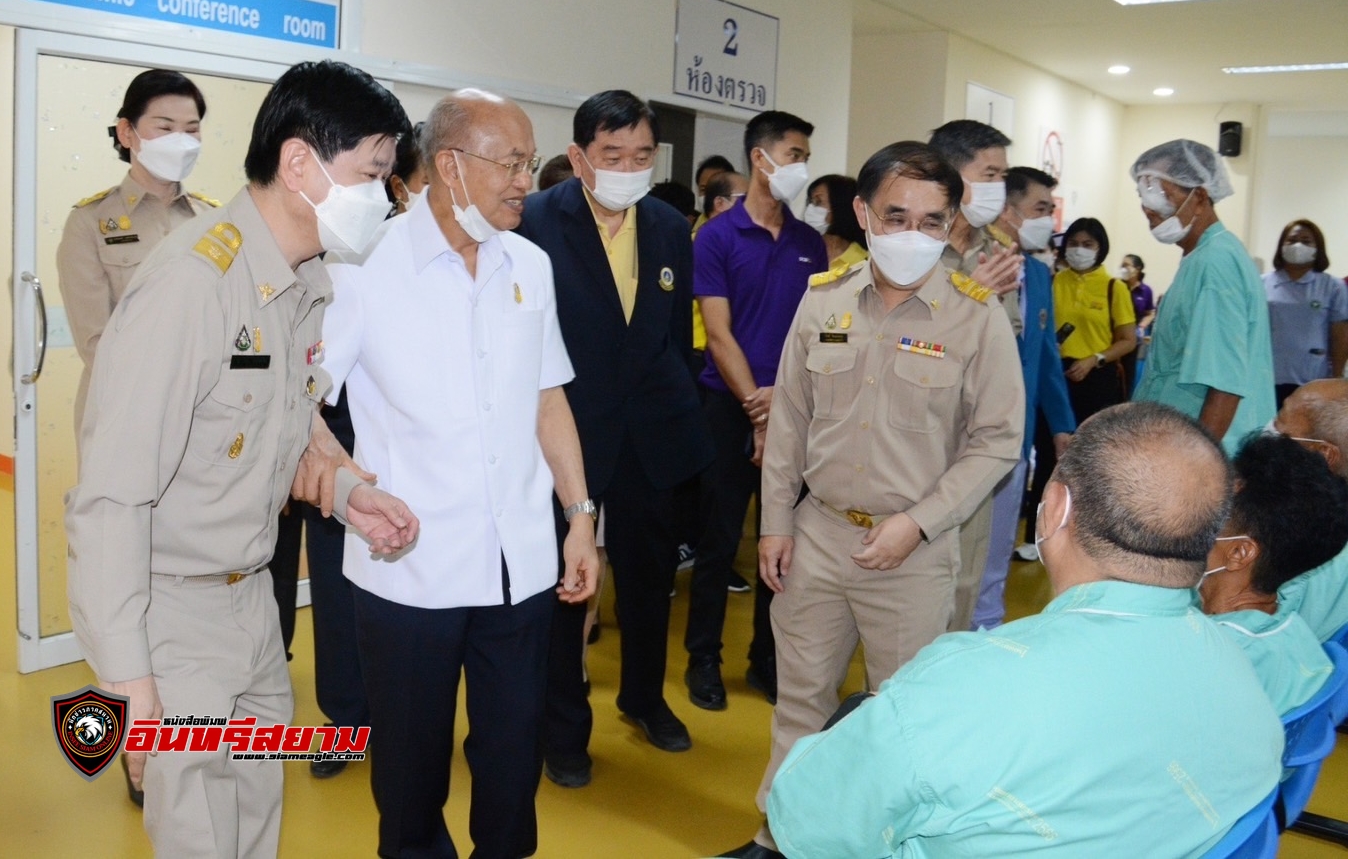 นครปฐม-องคมนตรี ตรวจเยี่ยมโครงการราษฎรสุขใจ พลานามัยสมบูรณ์ แพทย์พระราชทาน ครั้งที่ 10