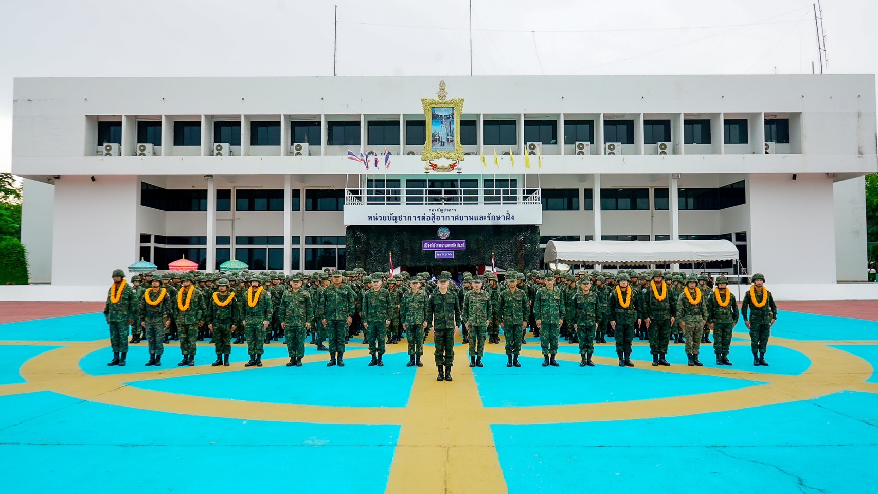 ชลบุรี-สอ.รฝ.จัดพิธีส่งกำลังพลชุดผลัดเปลี่ยนหน่วยเฉพาะกิจ หน่วยบัญชาการต่อสู้อากาศยานและรักษาฝั่ง