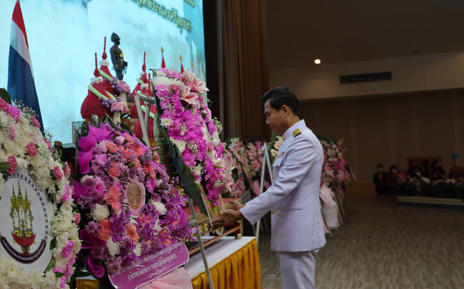 อยุธยา-พิธีวางพวงมาลาถวายราชสักการะพระบาทสมเด็จพระจุลจอมเกล้าเจ้าอยู่หัว เนื่องใน “วันปิยมหาราช”