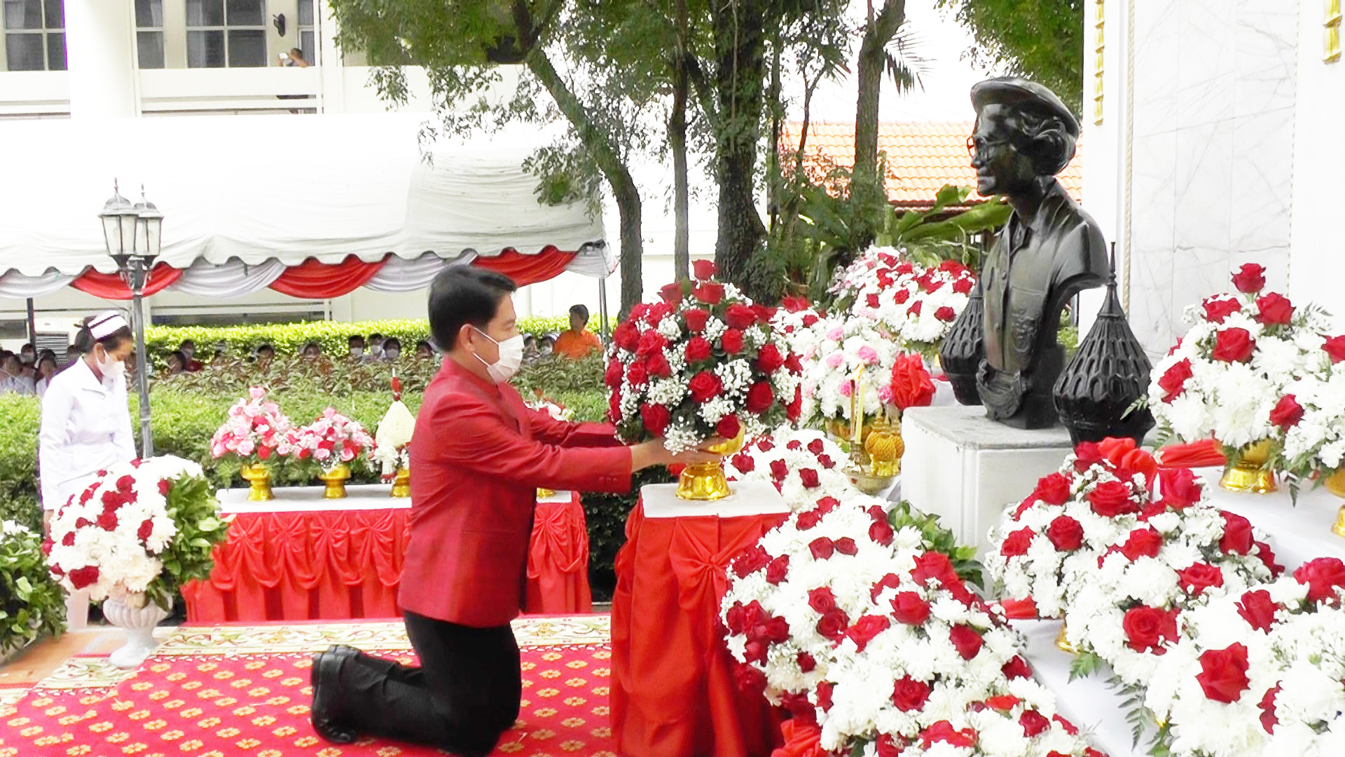 สุพรรณบุรี-พิธีเทิดพระเกียรติสมเด็จพระศรีนครินทราบรมราชชนนี