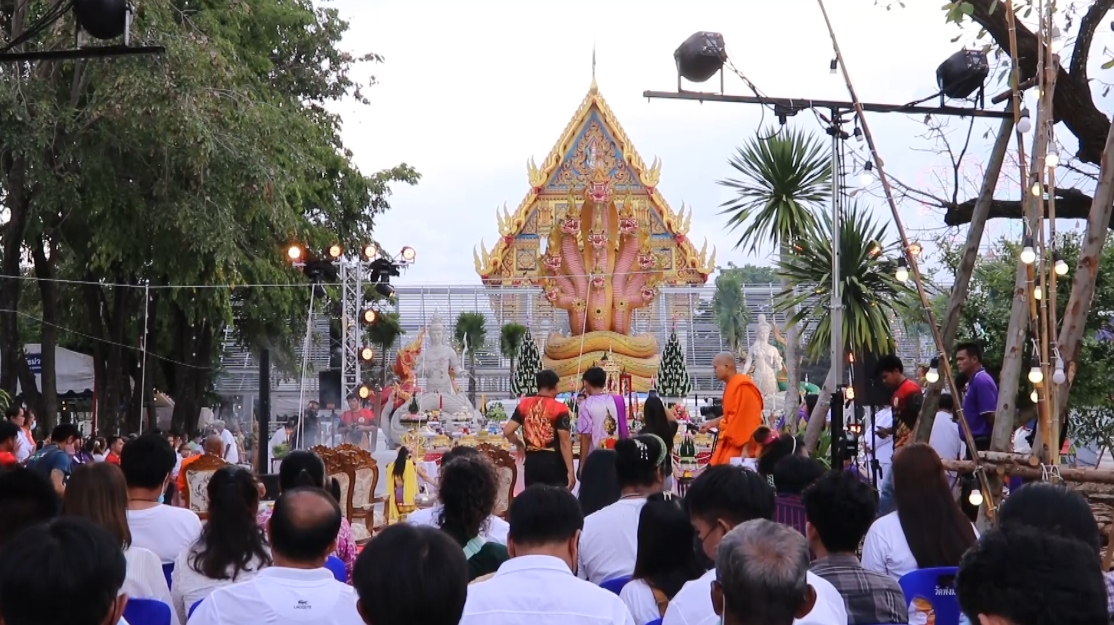 สุพรรณบุรี-แห่ลุ้นเลขหางประทัดพิธีบวงสรวงอนันตนาคราช 9 เศียรใหญ่ที่สุด