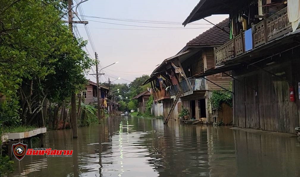 ปราจีนบุรี-น้ำเอ่อท่วมชุมชนตลาดเก่า 100 ปี เร่งระบายน้ำประตูฯหาดยางเข้าทุ่งรับน้ำบางพลวงเข้าสู่แปดริ้ว