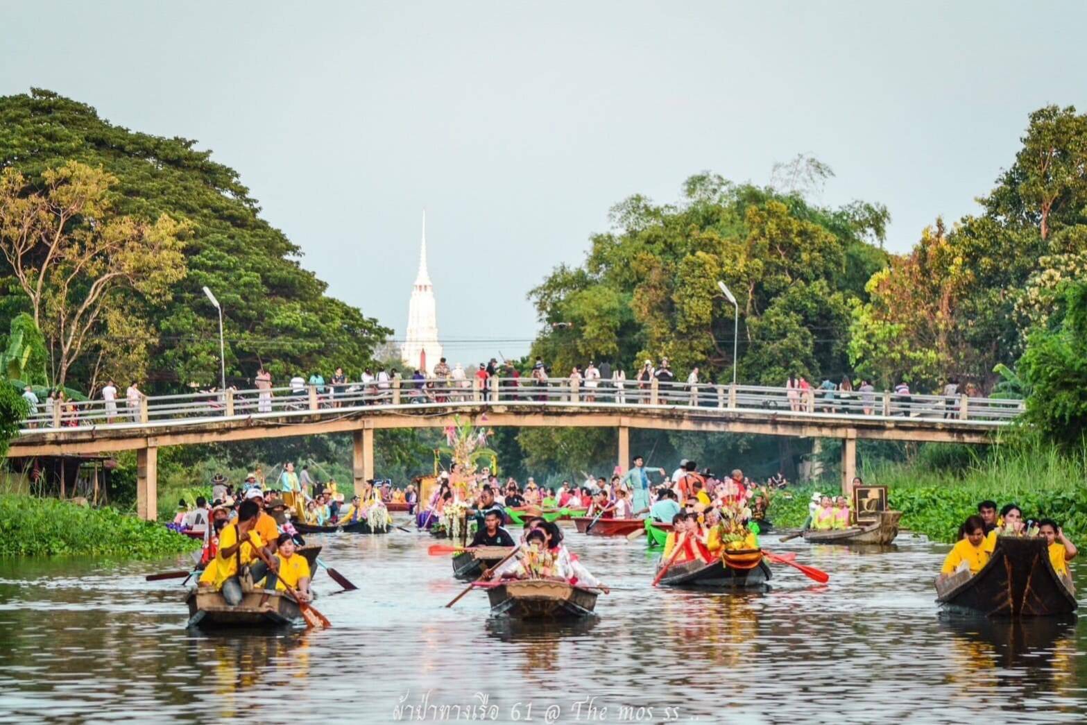 ลพบุรี-สืบสานประเพณีลอยผ้าป่าทางเรือ