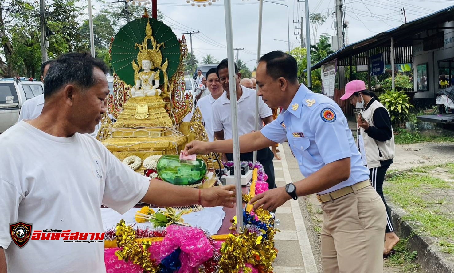 ตาก-อำเภอพบพระทำบุญตักบาตรเทโวโรหณะ 