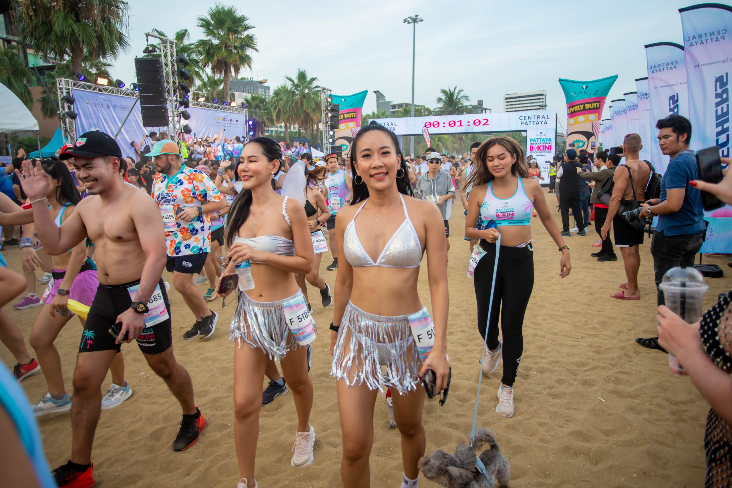 ชลบุรี-นักวิ่งกว่า 4,000 คน ใส่บิกินี่อวดหุ่นสวย ในงาน PATTAYA INTERNATION BIKINI BEACH RACE 2023