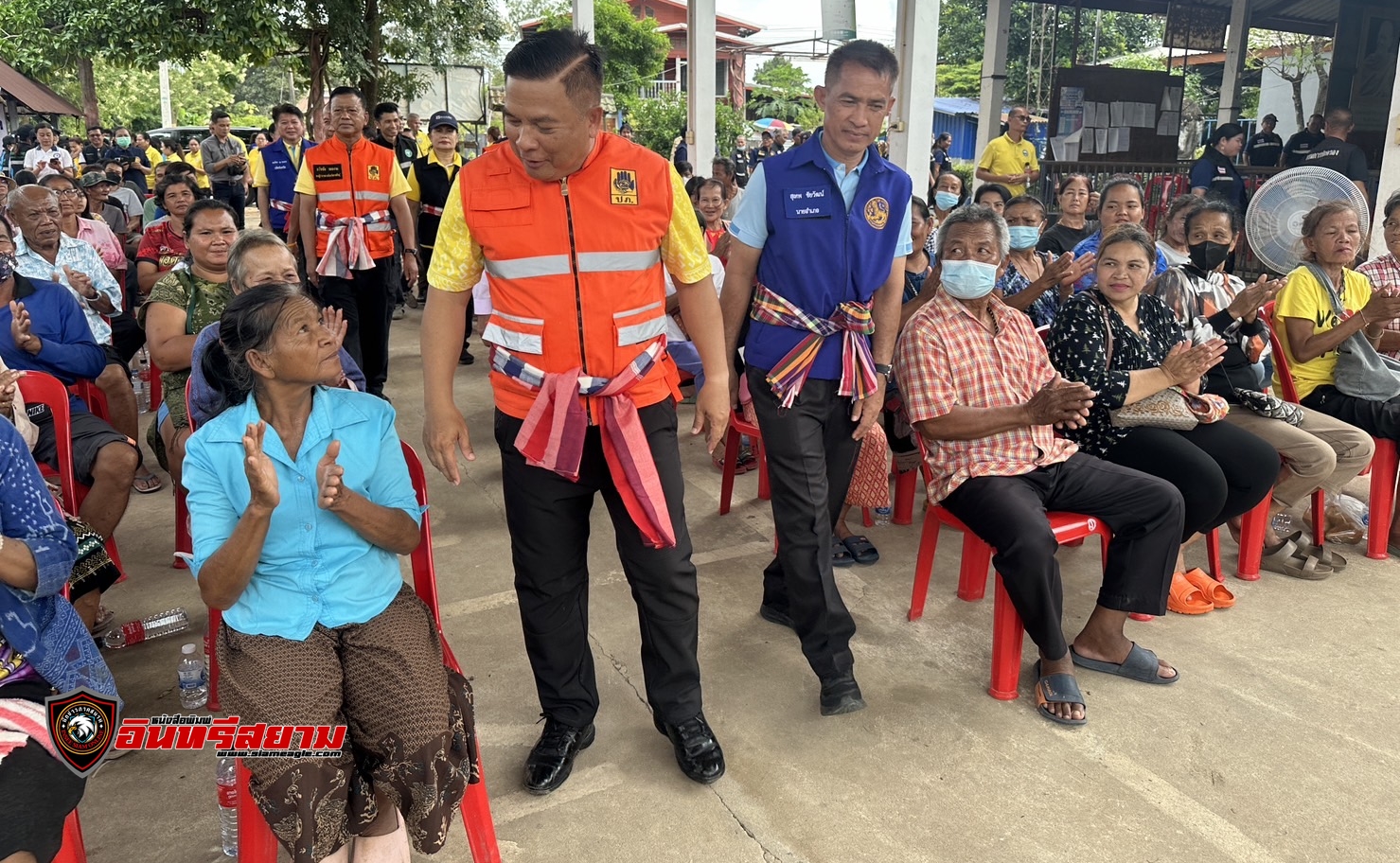 กาฬสินธุ์-ช่วยเหลือผู้ประสบอุทกภัยน้ำท่วมท้ายเขื่อนลำปาว