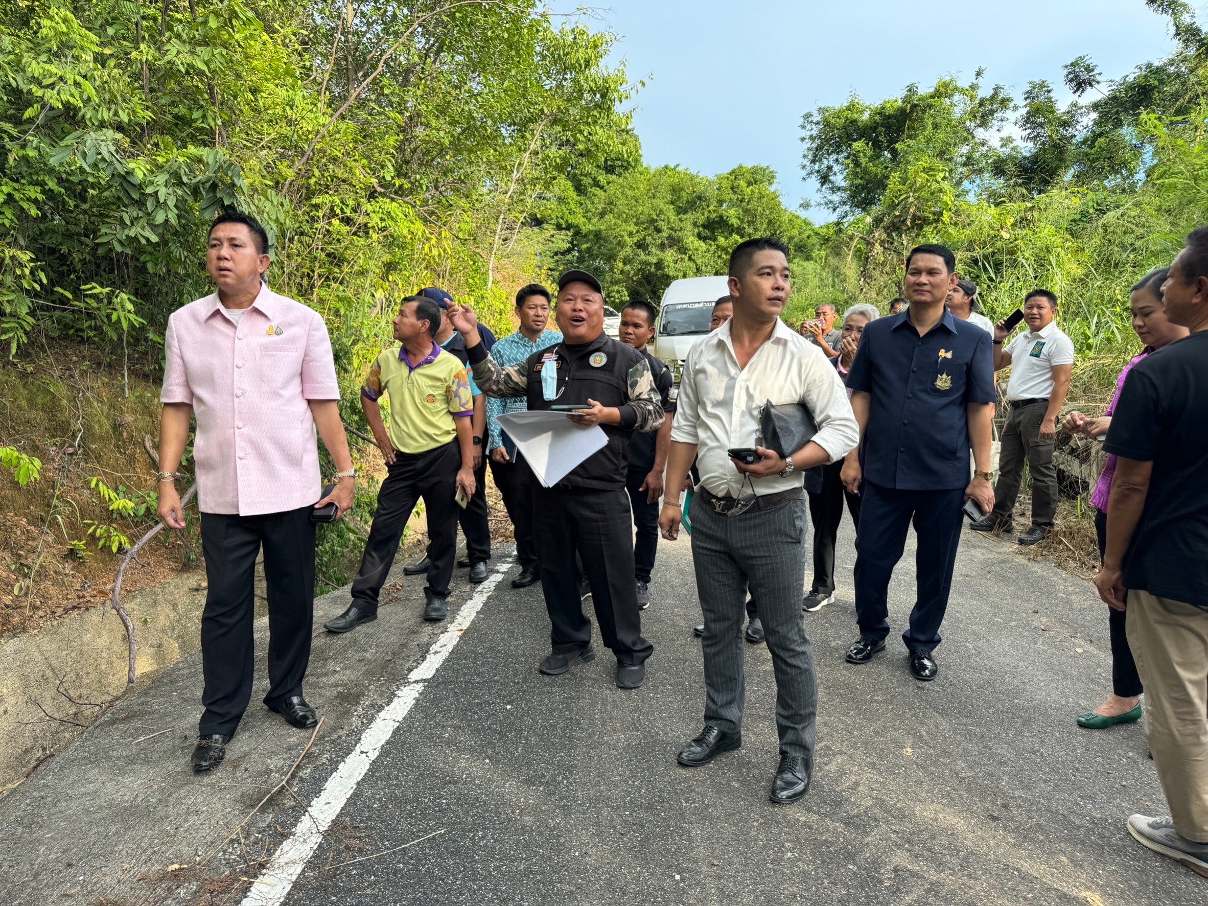 ชลบุรี-ผจว. ลงตรวจสอบปัญหาโครงการจักรยาน Bike lane สัตหีบ สรางคร่อมที่ดินชาวบ้านนับร้อยไร่