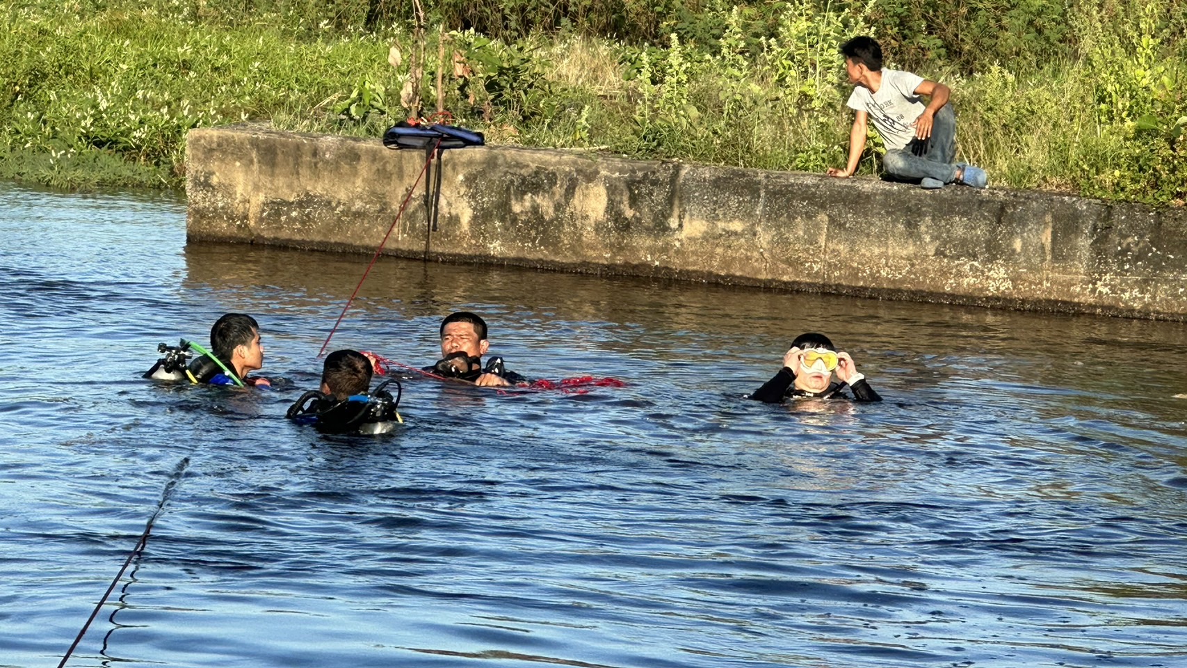 ศรีสะเกษ-2 นร. ม.3 จมน้ำหายไปที่ฝายวังกระโดน ระดมกู้ภัย 4 หน่วยดำน้ำหา ยังไม่พบ