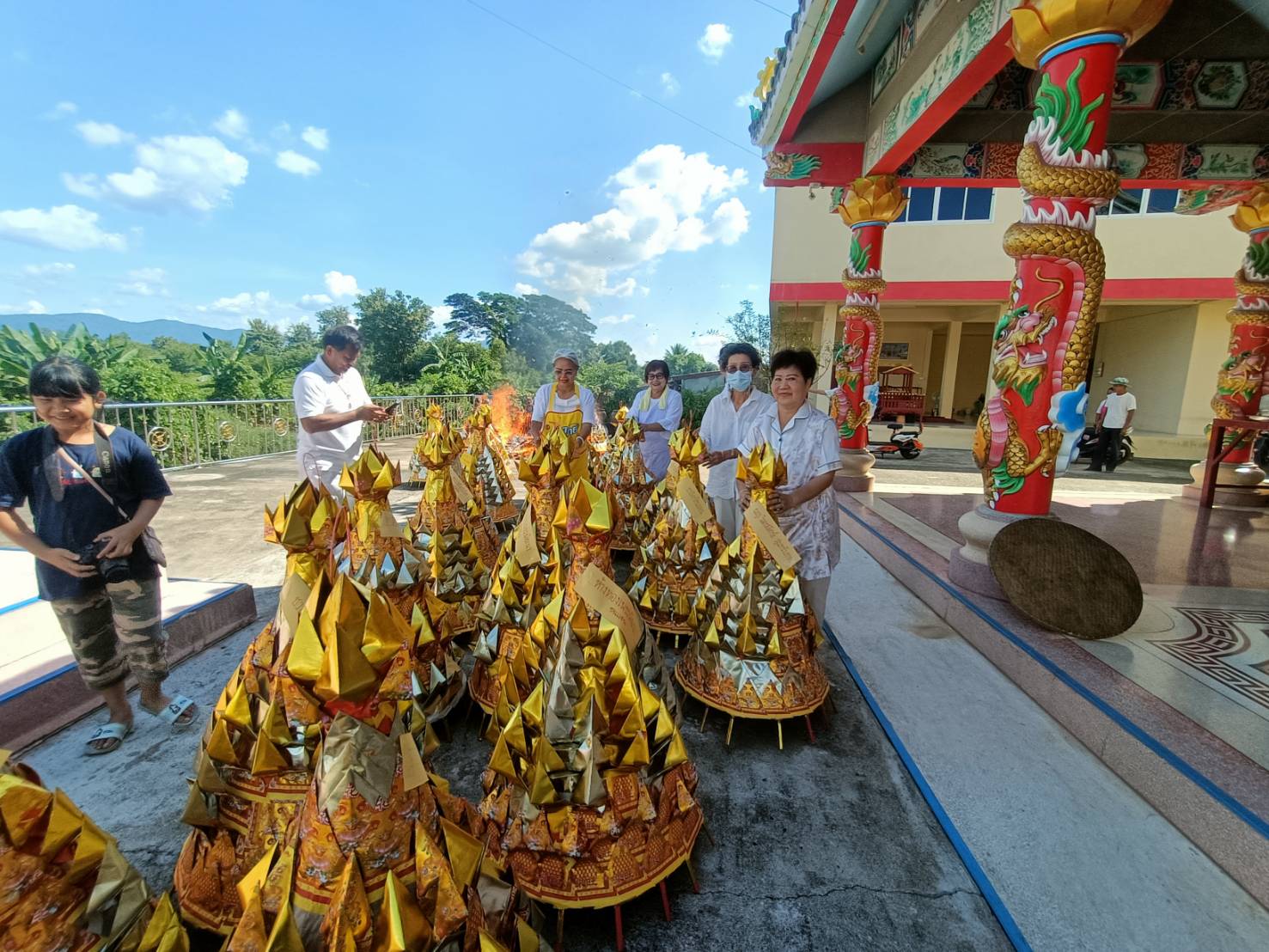 เพชรบูรณ์-ผู้ถือศีลกินเจชาวอำเภอชนแดนจัดพิธีส่งเทพเจ้ากลับสวรรค์