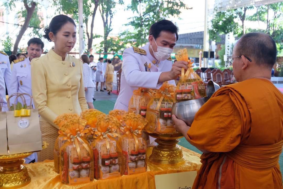 อยุธยา-ร่วมพิธีสวดพระพุทธมนต์และทำบุญตักบาตรถวายพระราชกุศล เนื่องในวันมหาธีรราชเจ้า