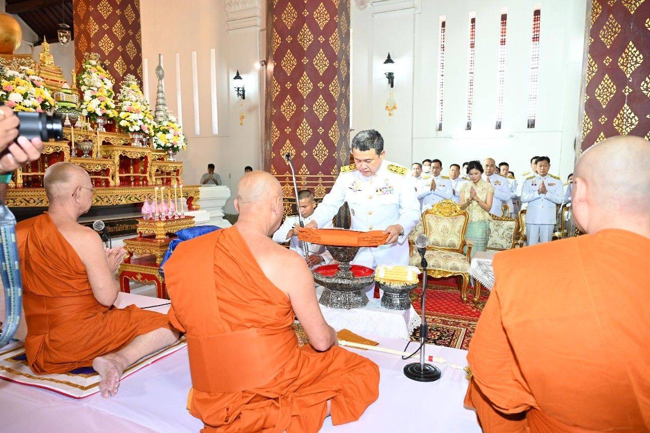 อยุธยา-ปลัดกระทรวงมหาดไทย อัญเชิญผ้าพระกฐินพระราชทาน ถวายวัดหน้าพระเมรุราชิการาม วรวิหาร