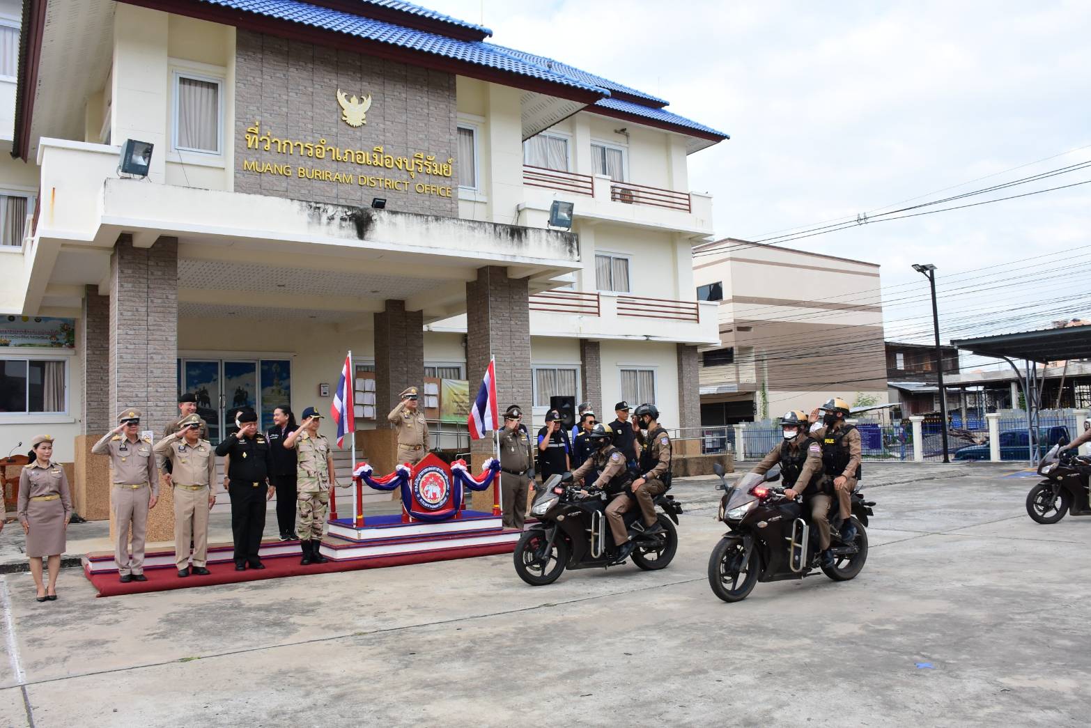 บุรีรัมย์-สนธิกำลังเปิดปฏิบัติการ Kick off ตามนโยบายการจัดระเบียบสังคมและปราบปรามผู้มีอิทธิพล